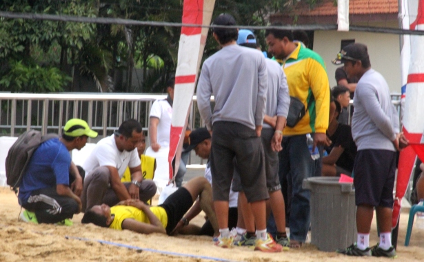 voli pasir cedera