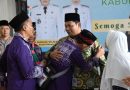 <span style='color:#ff0000;font-size:12px;'>Haji 2025 </span><br> Bupati Sidoarjo Subandi Berangkatkan 376 Jemaah Calon Haji Kloter 11 dari Sidoarjo
