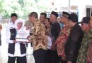 <span style='color:#ff0000;font-size:12px;'>Berita Sidoarjo </span><br> Pesan Gubernur Khofifah Usai Serahkan Bansos di Sidoarjo, Jangan Digunakan untuk Judi Online