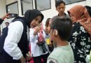<span style='color:#ff0000;font-size:12px;'>Berita Sidoarjo </span><br> Wabup Sidoarjo Mimik Idayana Serahkan 27 Alat Bantu Dengar