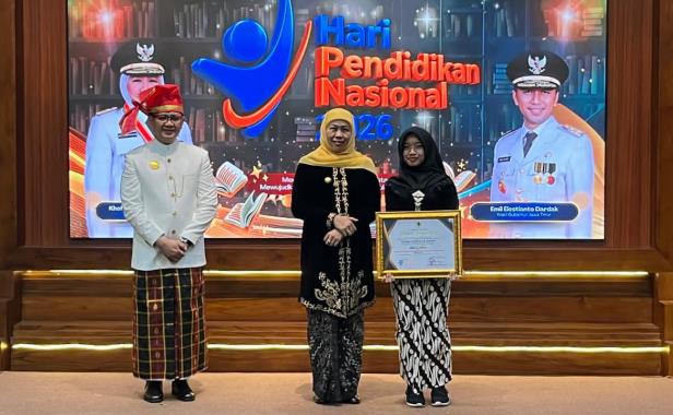 <span style='color:#ff0000;font-size:12px;'>Pendidikan </span><br> Siswa SMP Al Falah Darussalam Sidoarjo Raih Apresiasi Gubernur Jatim dan Bupati Sidoarjo, Siap Melaju ke Ajang Internasional di Thailand