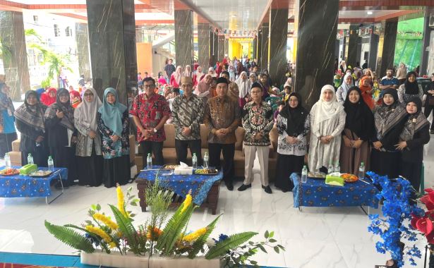 <span style='color:#ff0000;font-size:12px;'>Pendidikan </span><br> Himpaudi Kecamatan Waru Sidoarjo Gelar Festival Hari Gizi: Generasi Sehat, Cerdas, dan Ceria dengan Gizi Seimbang