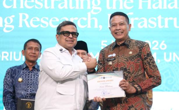 <span style='color:#ff0000;font-size:12px;'>Berita Kota Malang </span><br> Kota Malang Raih Dua Penghargaan, Wali Kota Wahyu Komitmen Perkuat Ekosistem Halal