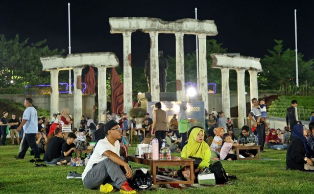 <span style='color:#ff0000;font-size:12px;'>Berita Surabaya </span><br> Senja Budaya 2026 di Tugu Pahlawan, Bikin Weekend di Surabaya Makin Seru