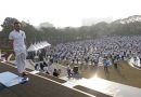 <span style='color:#ff0000;font-size:12px;'>Pendidikan </span><br> Anjasmara Pandu Yoga di Unesa, Pecahkan Rekor MURI Yoga dengan Peserta Disabilitas Terbanyak