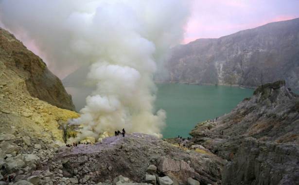 <span style='color:#ff0000;font-size:12px;'>Berita Banyuwangi </span><br> Taman Wisata Alam Kawah Ijen Dibuka Kembali Mulai 28 September 2026