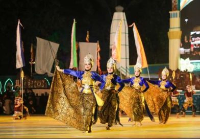 <span style='color:#ff0000;font-size:12px;'>MTQ Nasional 2026 </span><br> Ratusan Penari Tampilkan “Jejak Langit di Atas Tanah Jawa” Buka MTQ Nasional 2026 di Jawa Tengah
