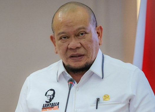 <span style='color:#ff0000;font-size:12px;'>Asian Games 2026 </span><br> Rahmat Erwin Raih Emas Asian Games 2026 dan Pecahkan Rekor Dunia, LaNyalla Apresiasi Atlet Jatim