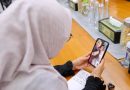 <span style='color:#ff0000;font-size:12px;'>Berita Banyuwangi </span><br> Bupati Ipuk Video Call Rombongan Penari Gandrung Sewu dari Lampung dan Palembang Penumpang Kapal Terbakar, Bupati Ipuk Salut Mereka Semangat Tetap akan Tampil