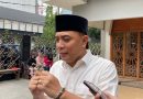 <span style='color:#ff0000;font-size:12px;'>Berita Kota Surabaya </span><br> Wali Kota Surabaya Eri Cahyadi Larang SD-SMP Negeri Bebani Orang Tua Murid dengan Iuran Perpisahan