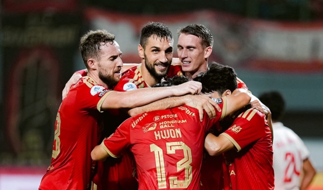 <span style='color:#ff0000;font-size:12px;'>BRI Super League 2026-2027 </span><br> Persija Jakarta Kalahkan Arema FC, Ganti Lengserkan Dewa United dari Puncak Klasemen Sementara Super League 2026-2027